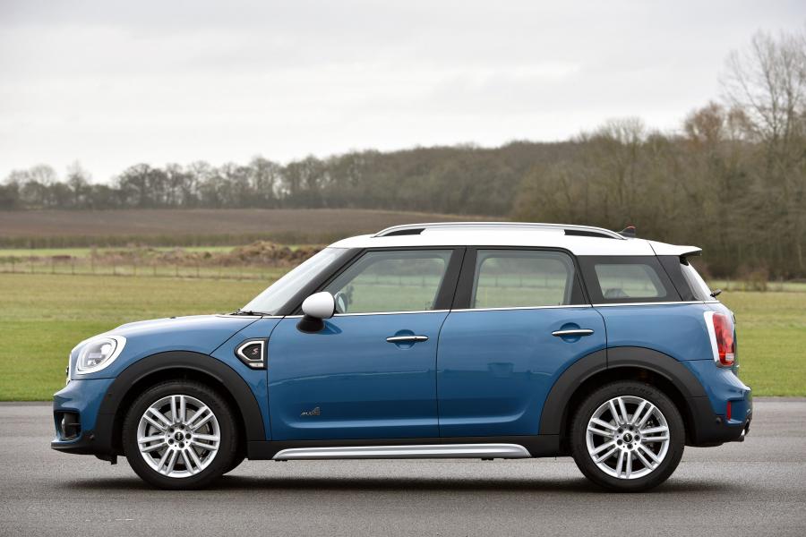  Mini Cooper S Countryman ALL4 2017 года  (UK) (фото 27 из 37)